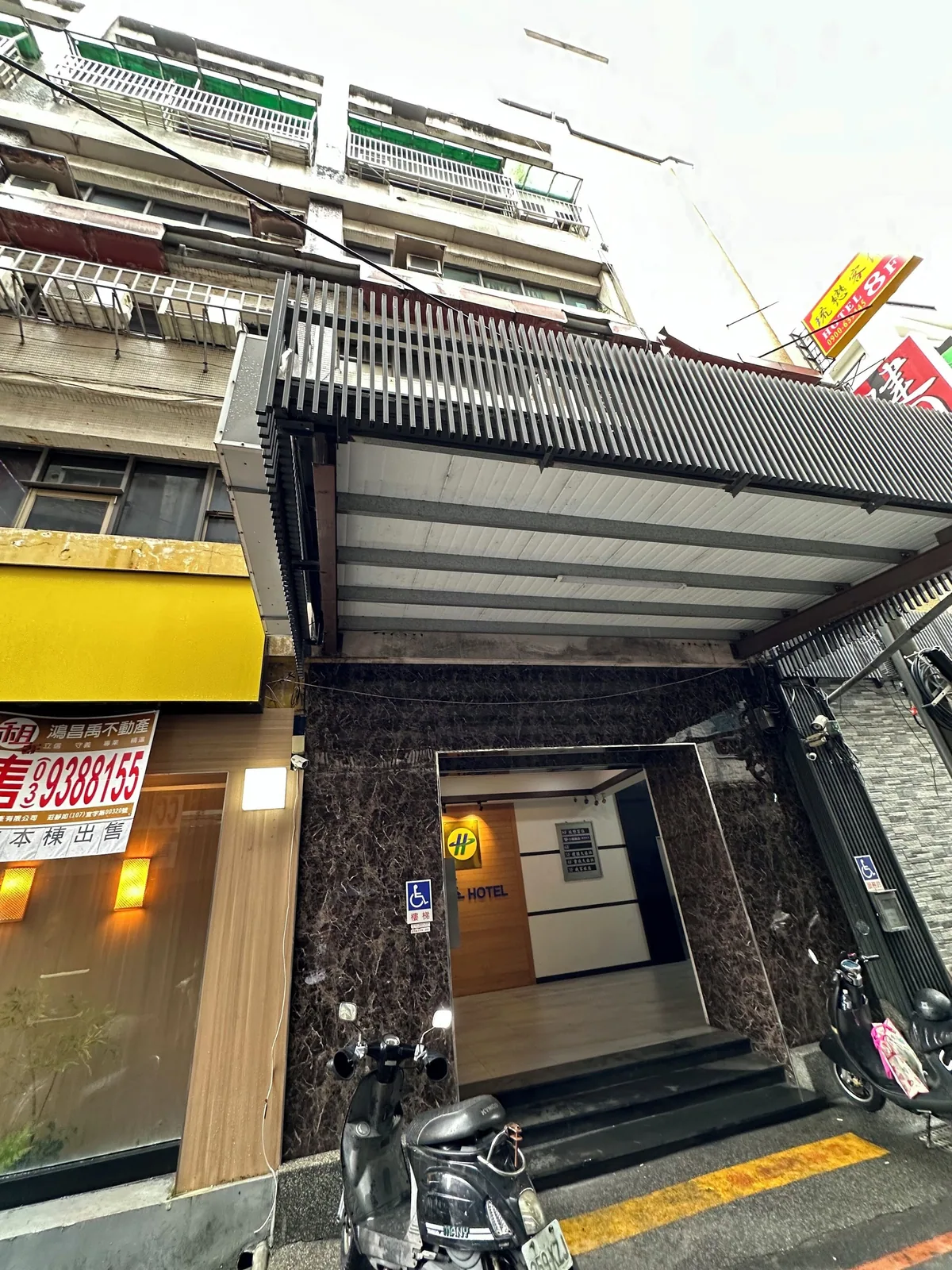 一棟樓裡的垂直旅館聚落