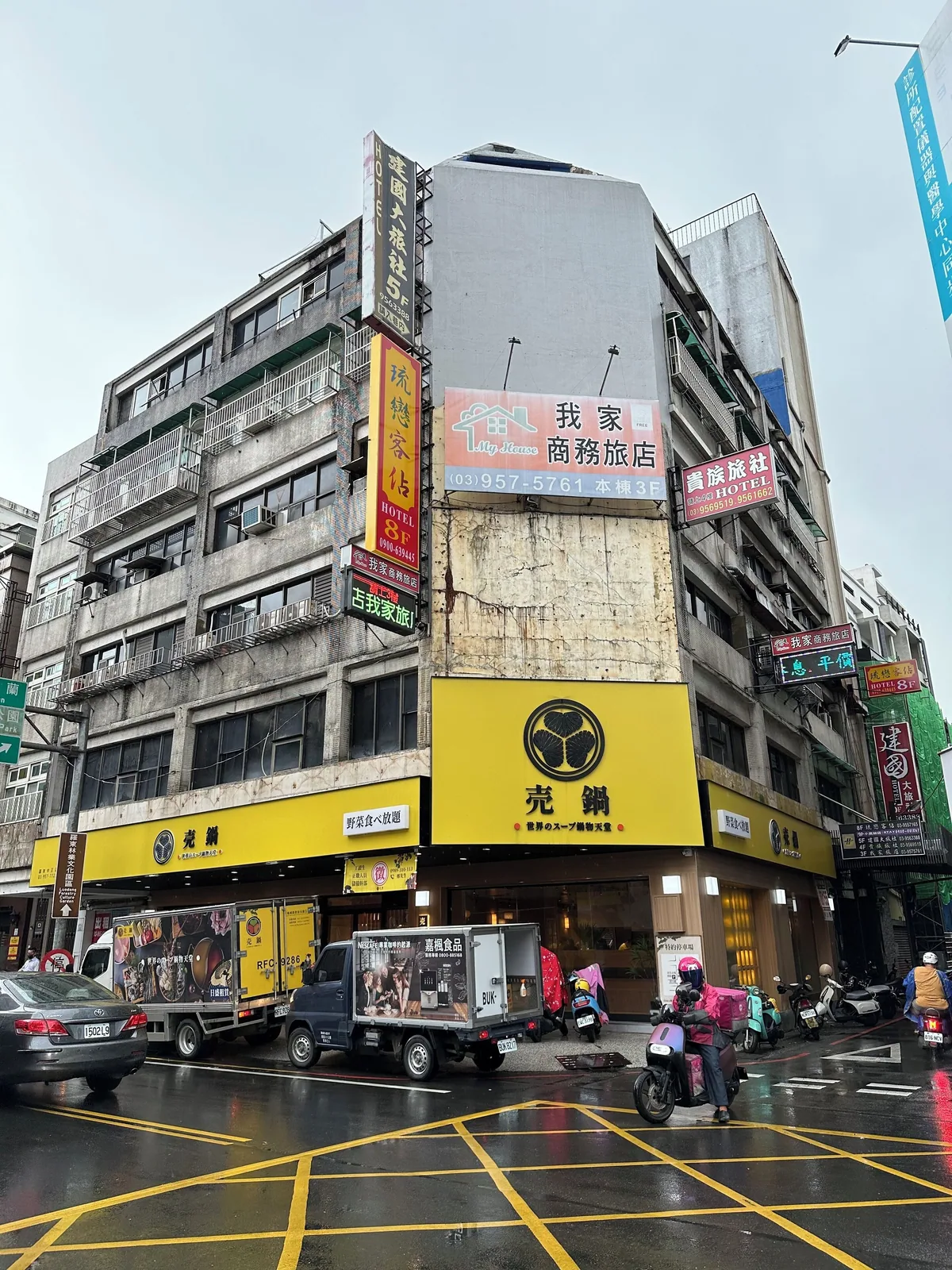 一棟樓裡的垂直旅館聚落