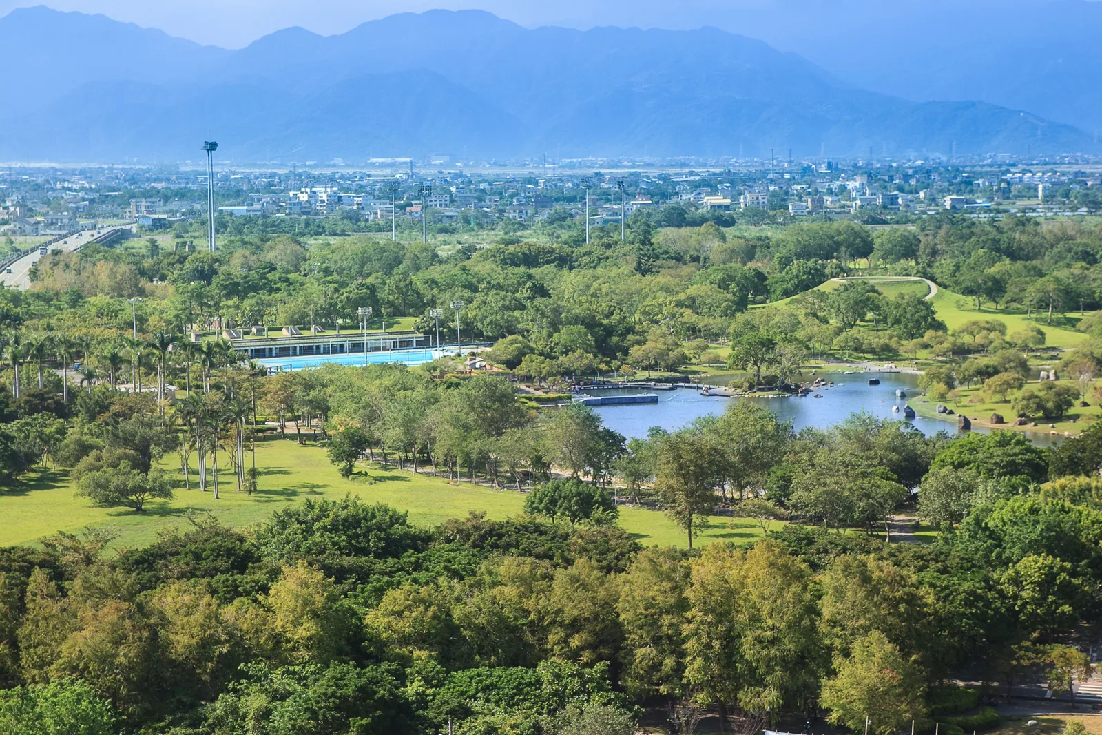 窗外那座公園