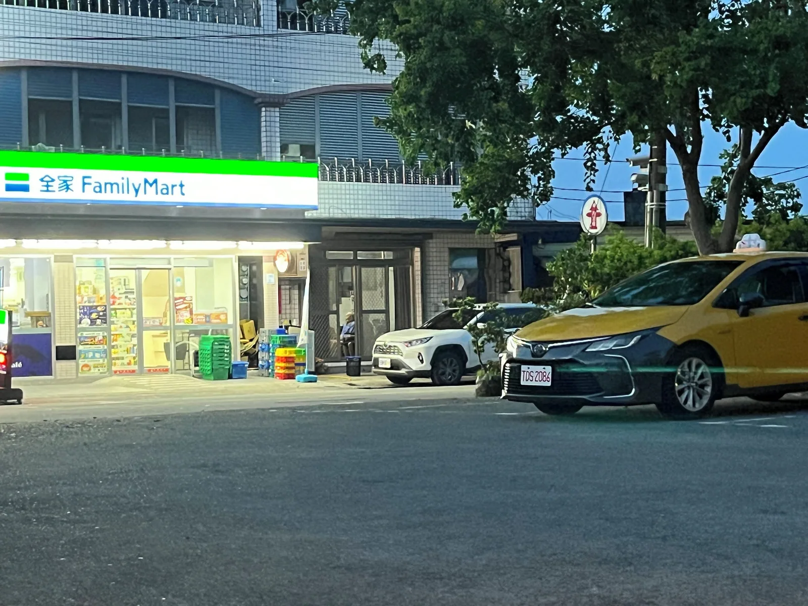 餐點、便利商店與周邊