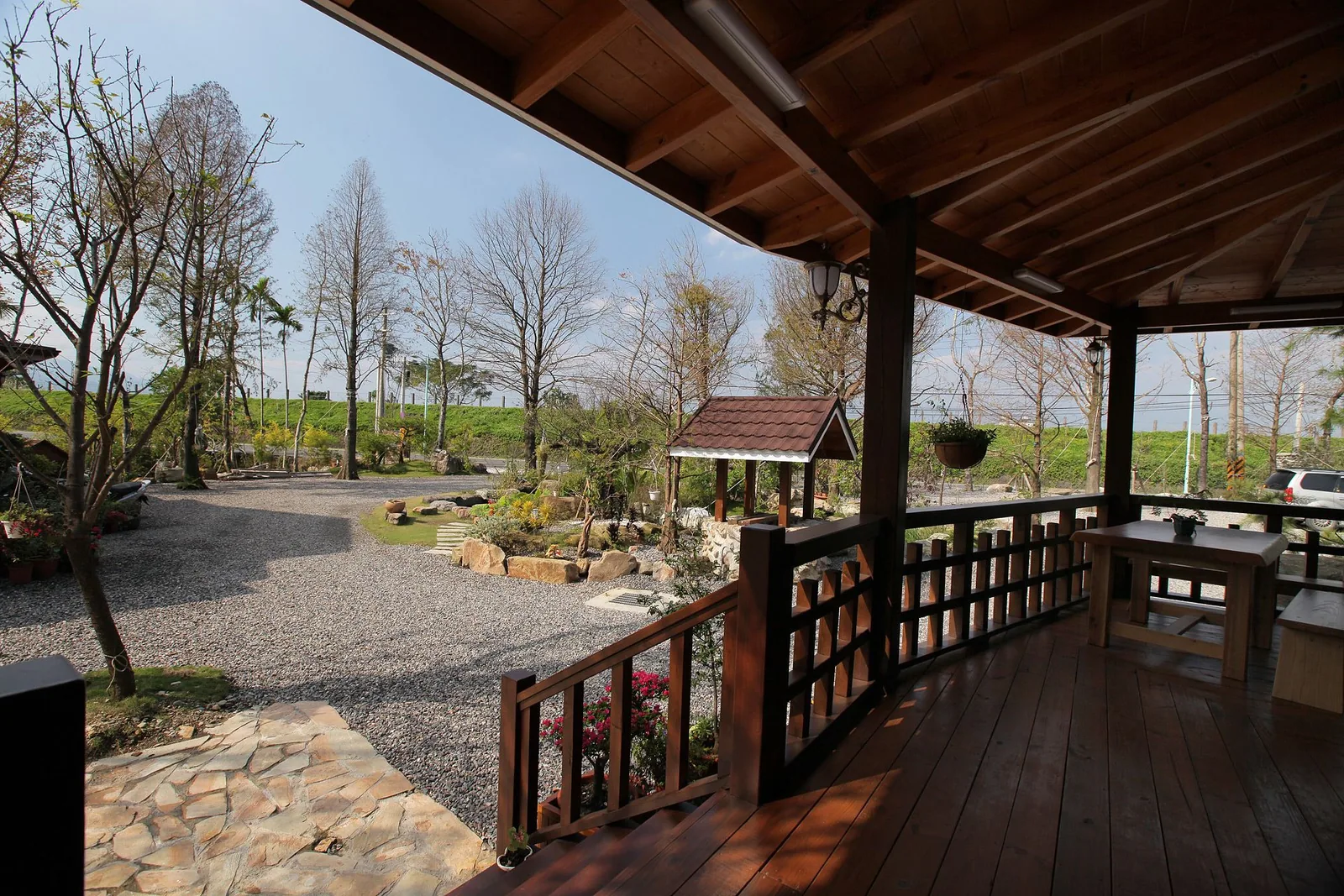 庭園、水池與觀景涼亭