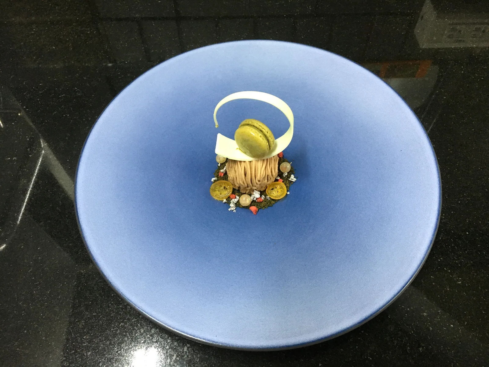 早餐是一整個托盤送上桌