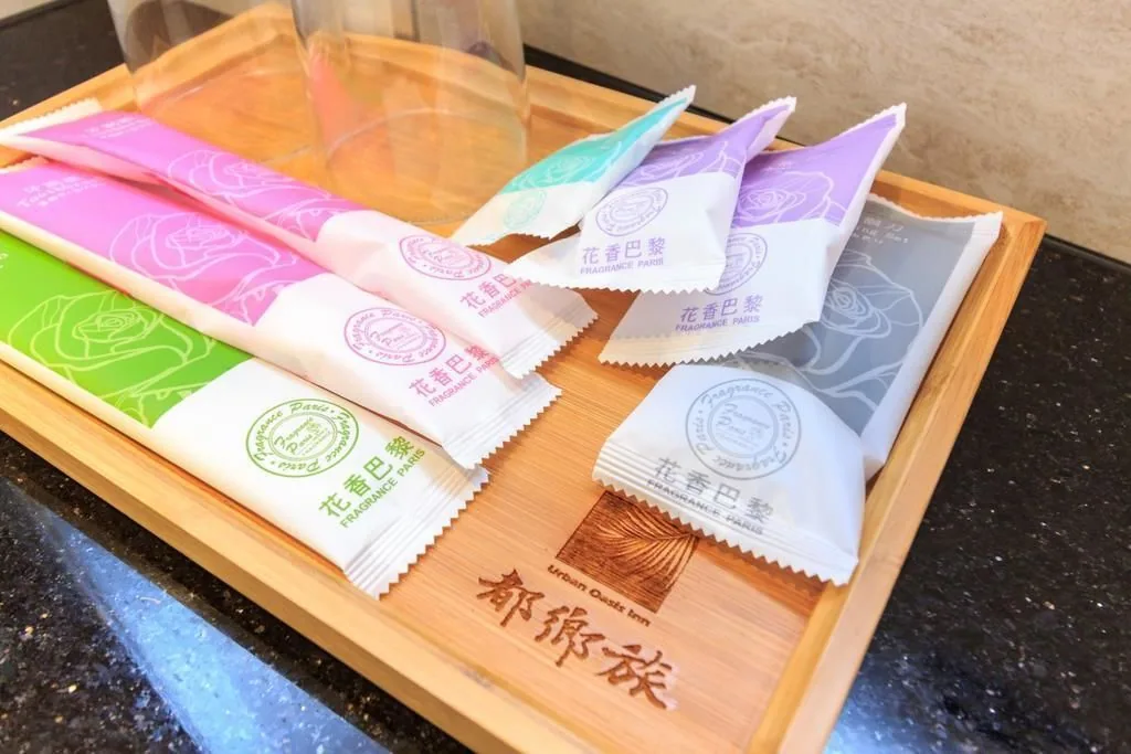 電梯、餐廳與備品