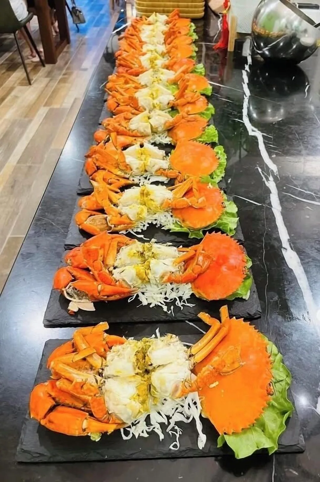 螃蟹與海鮮桌菜