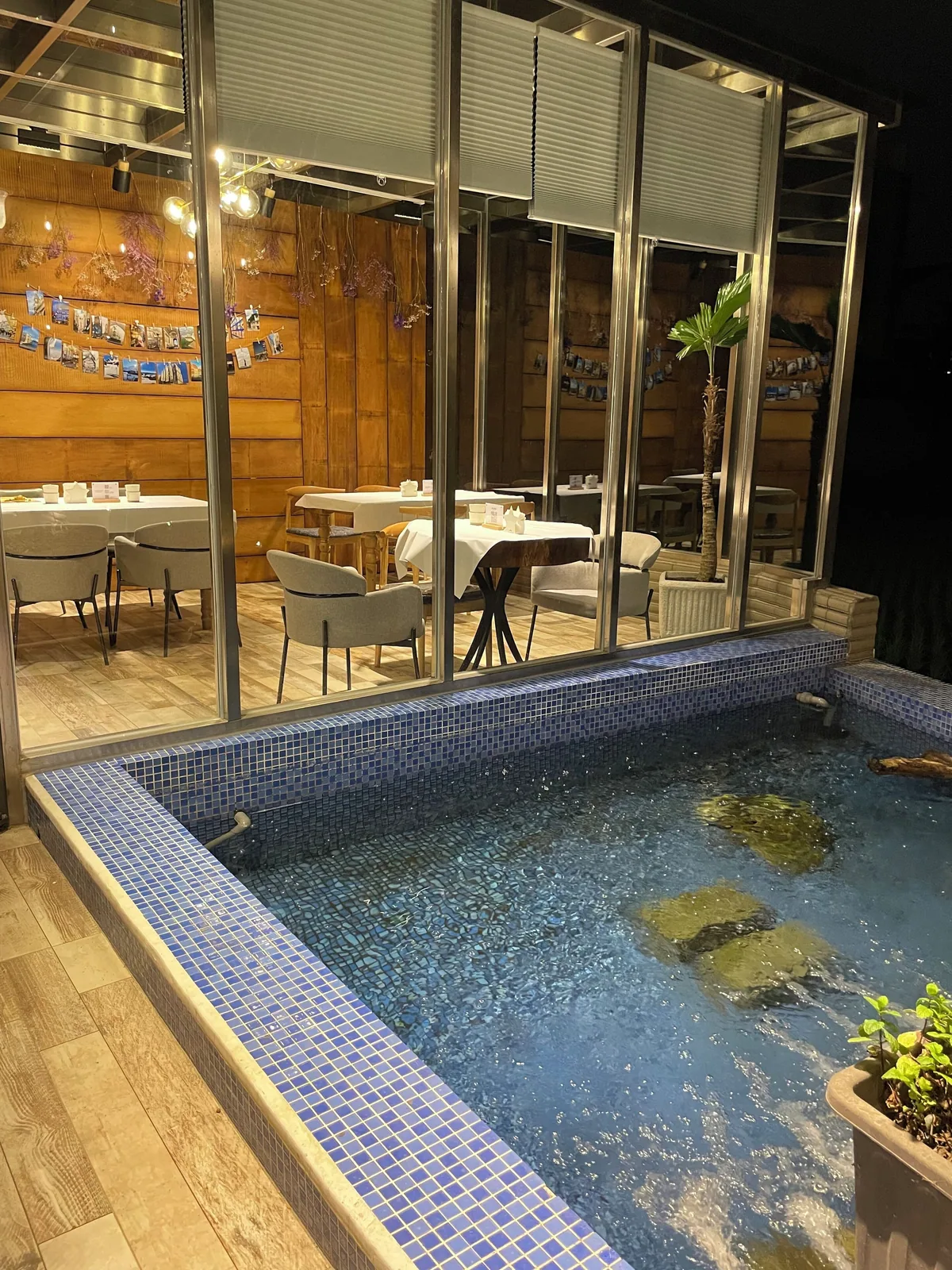 玻璃餐廳與早餐