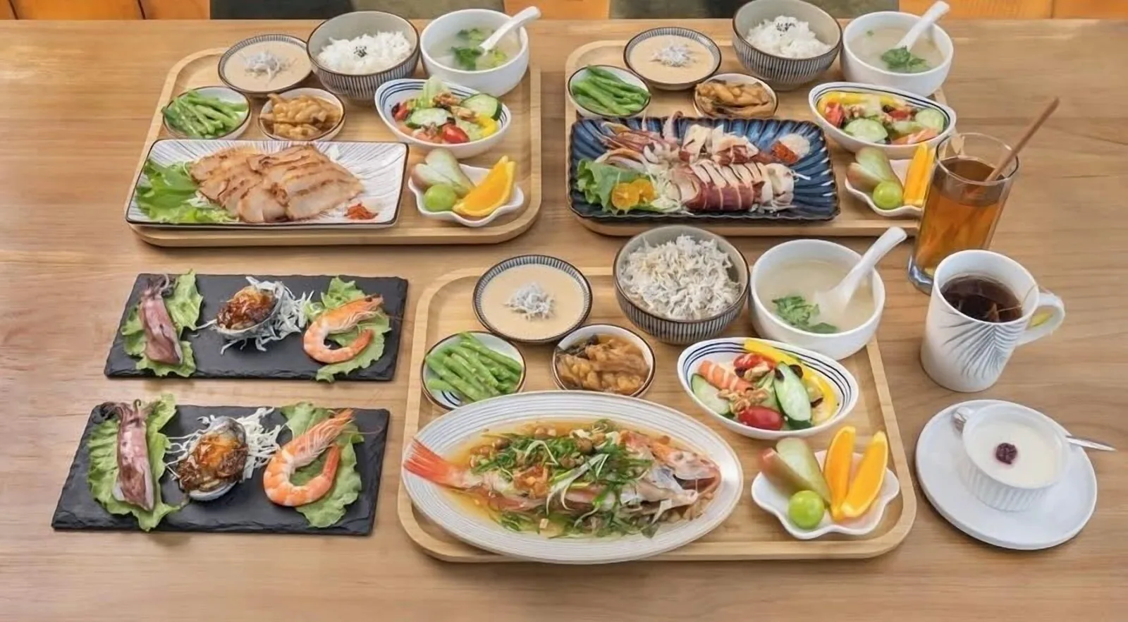 玻璃餐廳與早餐