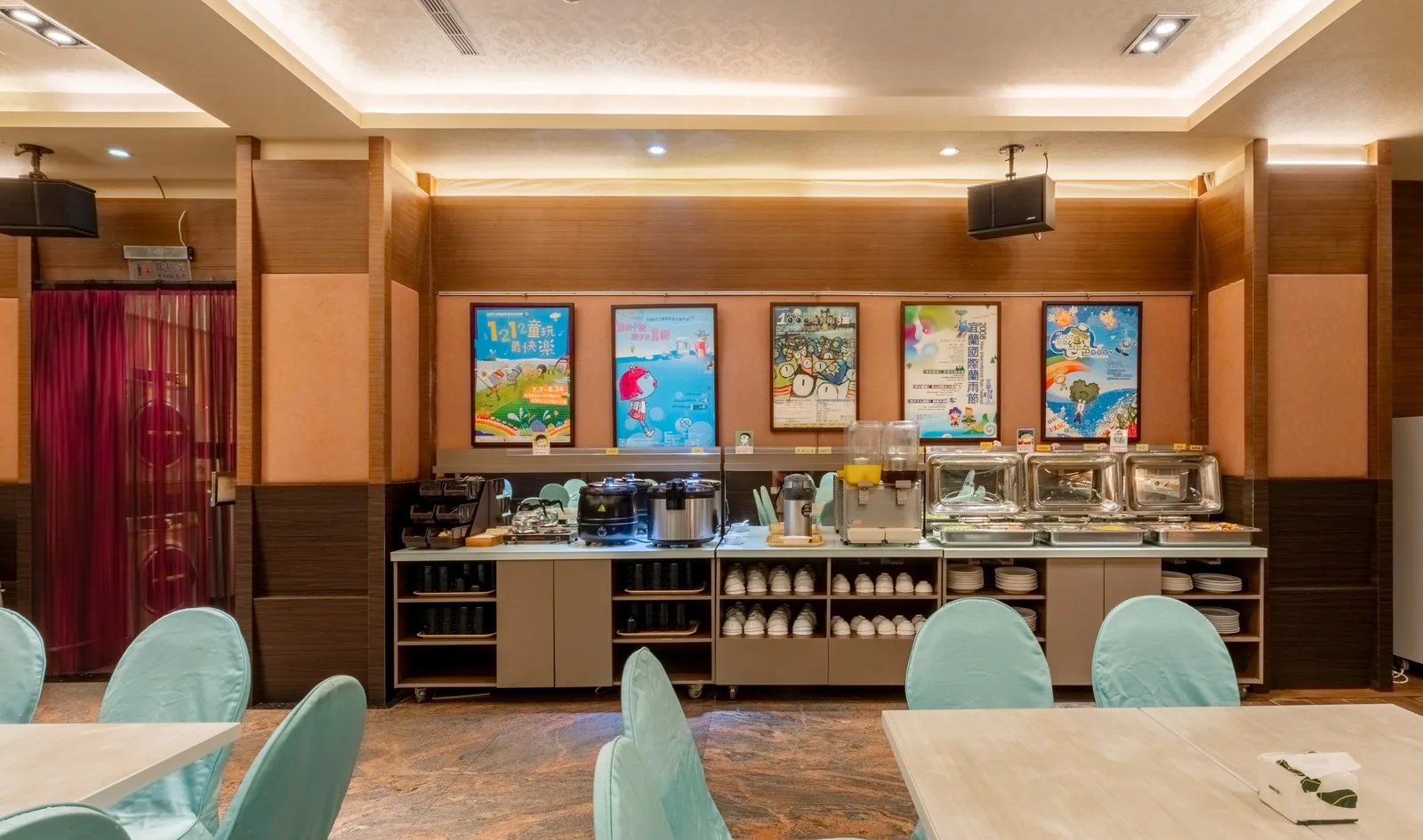 餐廳、自助餐檯與宴會廳